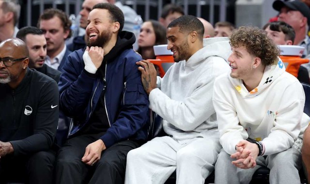 乐鱼官方-若自由市场遇挫，勇士或迎“荒诞重聚”：用交易特例签回乌布雷