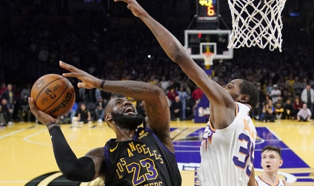 詹姆斯武器库不到KD一半？里弗斯：詹姆斯不需要技巧 攻筐就完了