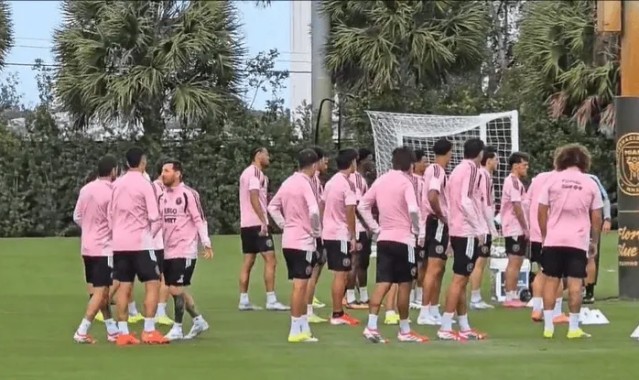 乐鱼官方-迈阿密跟队：梅西/苏牙/德保罗正常训练，阿连德等人仍缺席